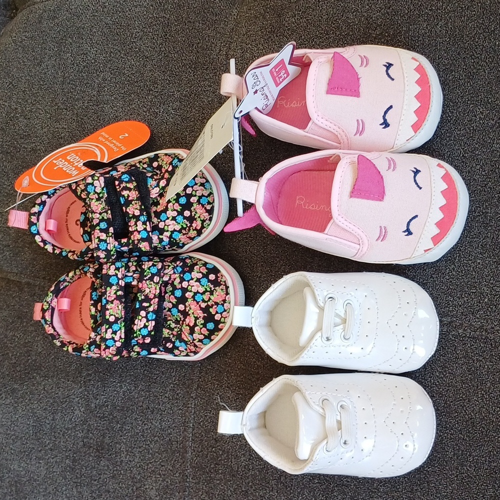 Baby's 3 pairs of shoes 👞 New with tag